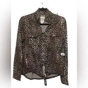 WOMEN'S LEOPARD JEWEL
TIE FRONT TOP - Small